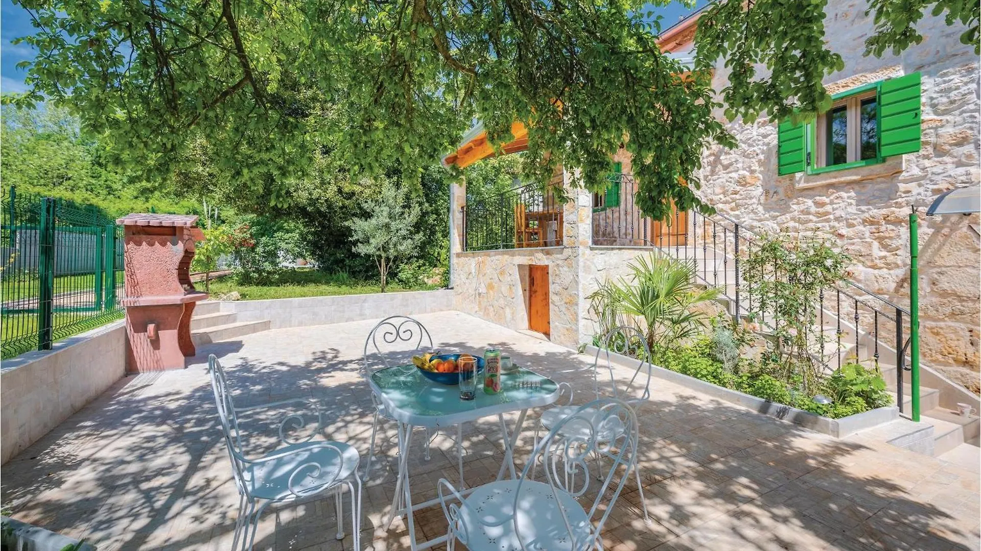 Nyaraló Beautiful Home In Labin With Kitchen