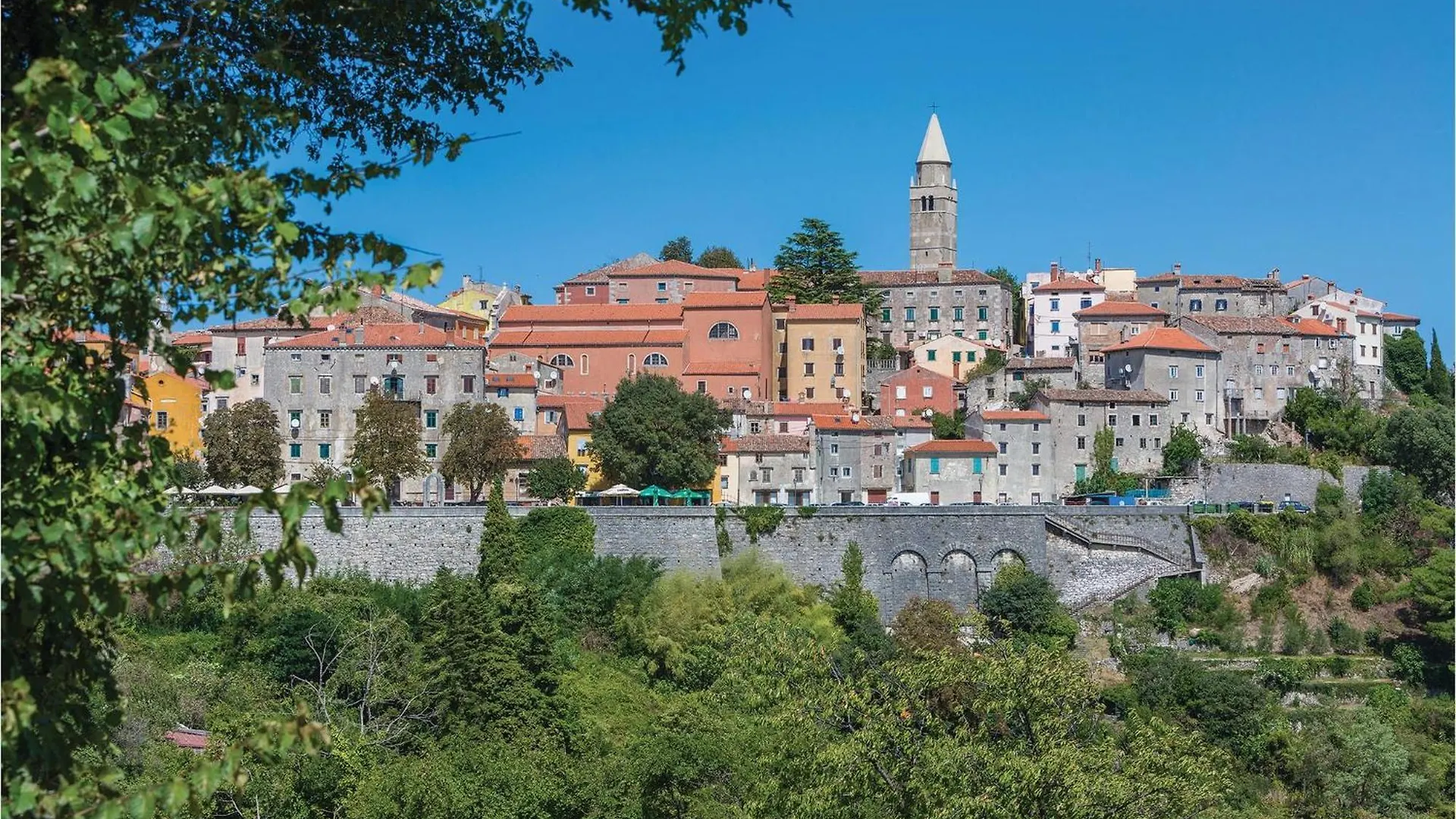 Beautiful Home In Labin With Kitchen Nyaraló